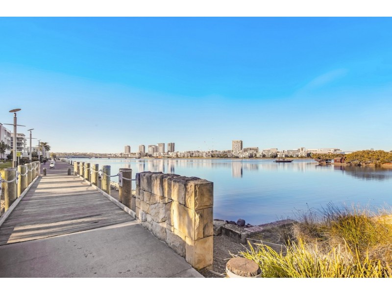 432/25 Bennelong Pkwy, Wentworth Point NSW 2127