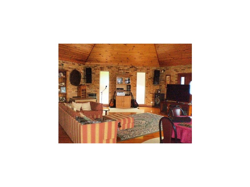 16 EURACK COURT, Kiah NSW 2551