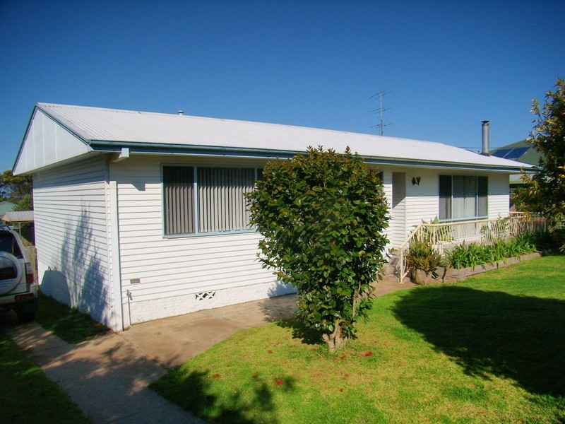 8 FLINDERS STREET, Eden NSW 2551