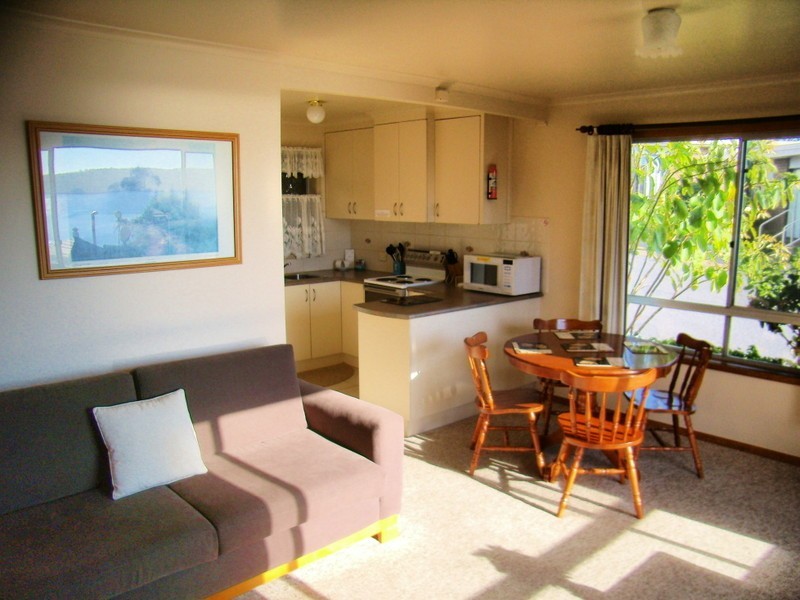 4/10 EAGLE HEIGHTS, Eden NSW 2551