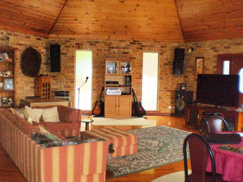 16 EURACK COURT, Kiah NSW 2551