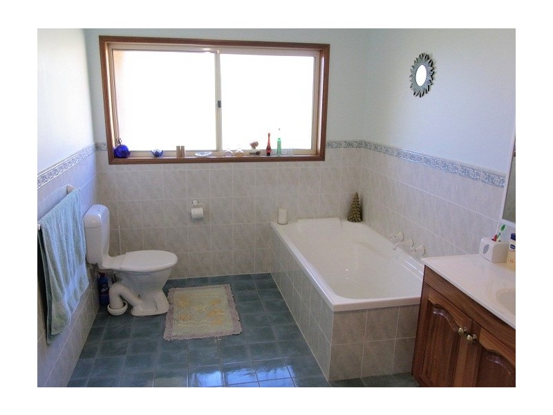 24 BELLEVUE PLACE, Eden NSW 2551