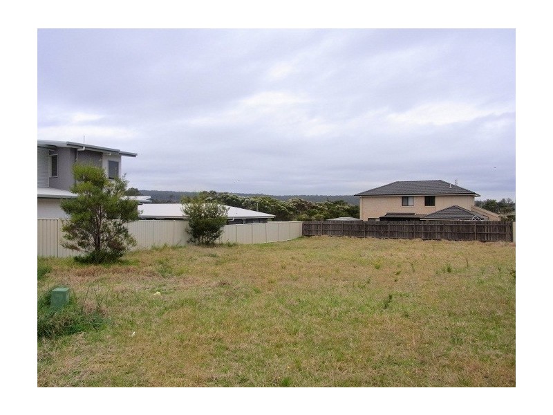 8 DOLPHIN CRES, Eden NSW 2551