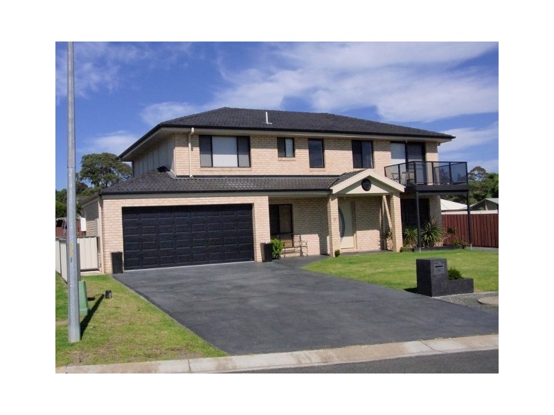 13 LAKE STREET NORTH, Eden NSW 2551