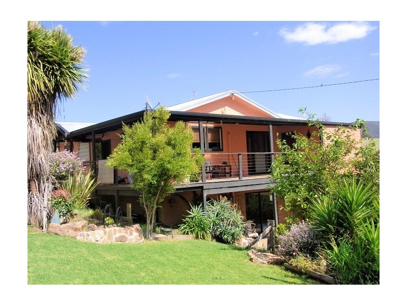 811 BACK CREEK ROAD, Lochiel NSW 2549