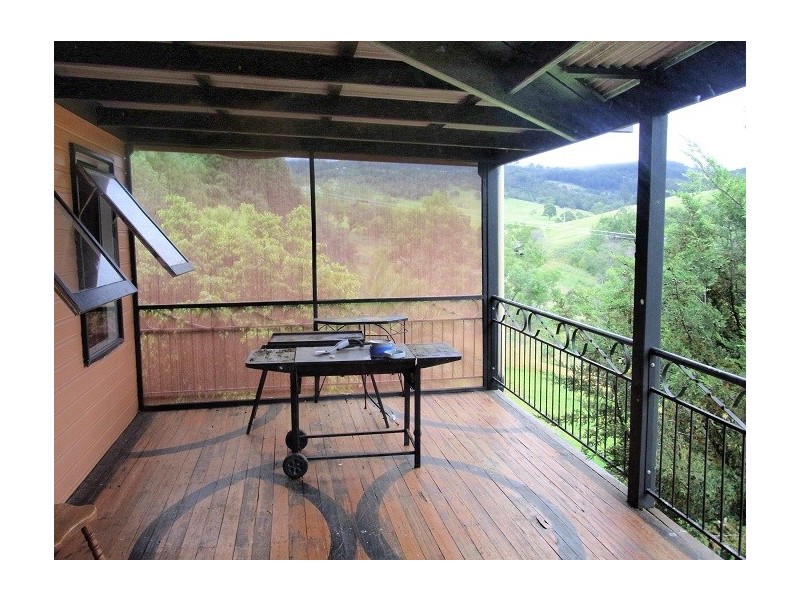 811 BACK CREEK ROAD, Lochiel NSW 2549