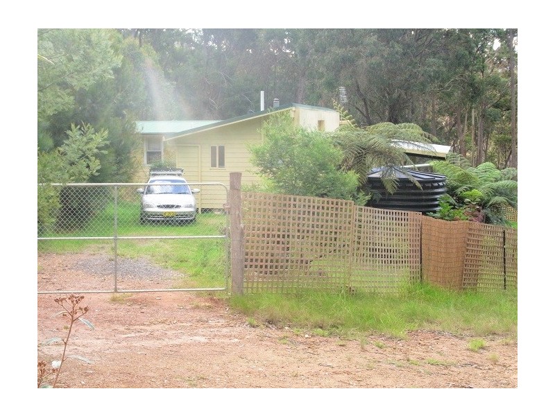 57 JIM MCMAHON DRIVE, Kiah NSW 2551