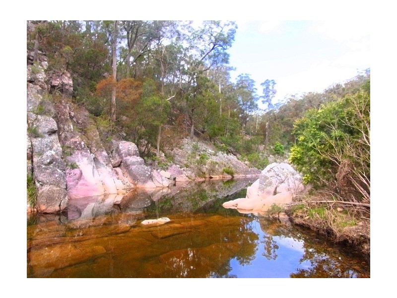 86 WOLUMLA PEAK ROAD, Lochiel NSW 2549