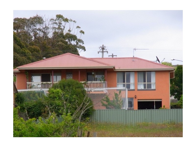 8 Hollydale Place, Eden NSW 2551