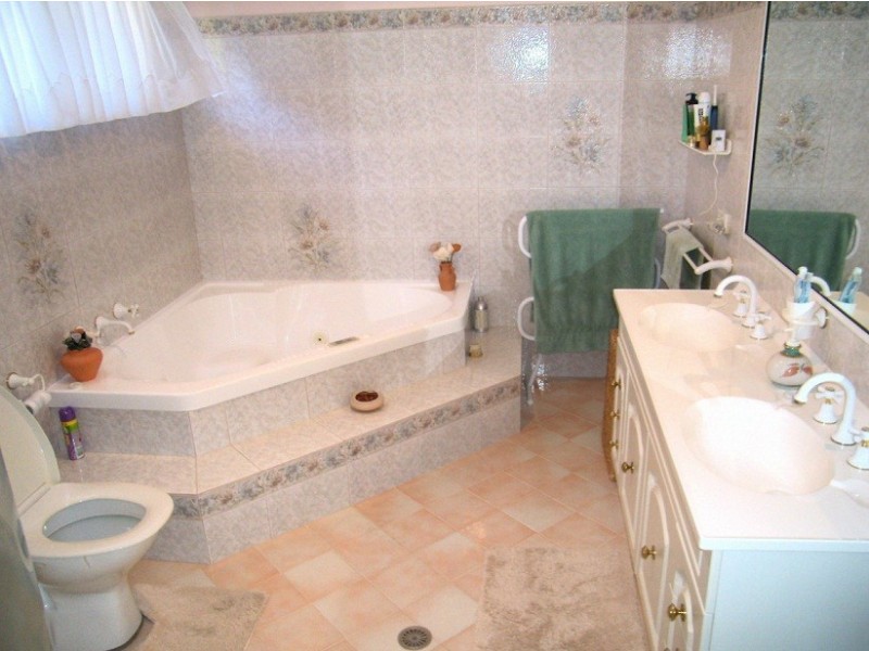 2 Bass Street, Eden NSW 2551