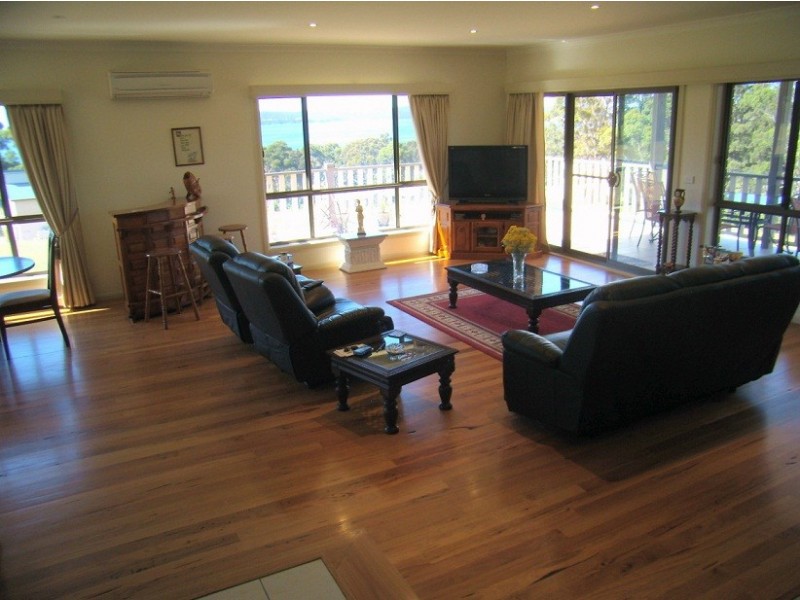 25 TRUMPETER AVE, Eden NSW 2551