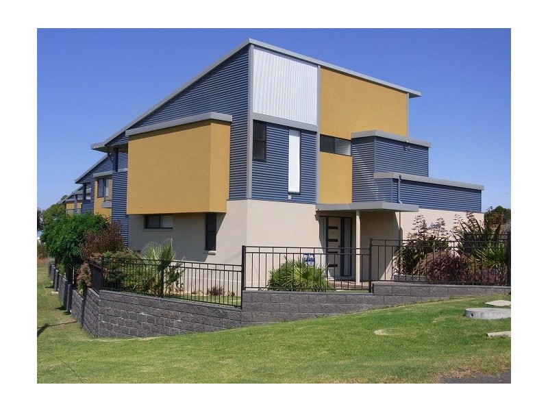 UNIT 1, 2 LAKE STREET, Eden NSW 2551