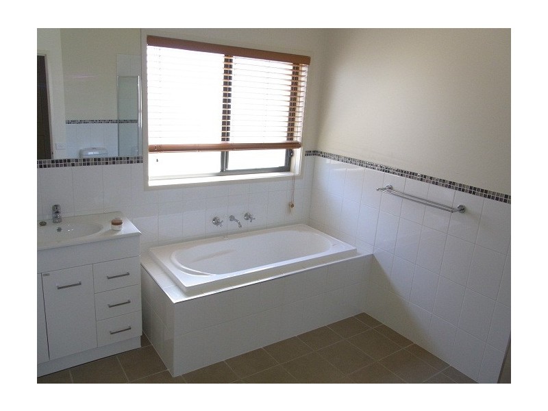 7 DOLPHIN CRESCENT, Eden NSW 2551