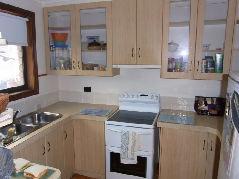 2/12 Barclay Street, Eden NSW 2551