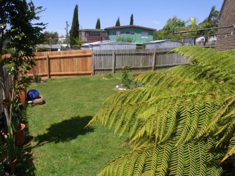 2/12 Barclay Street, Eden NSW 2551