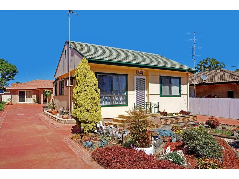 51 Barton St, Oak Flats NSW 2529