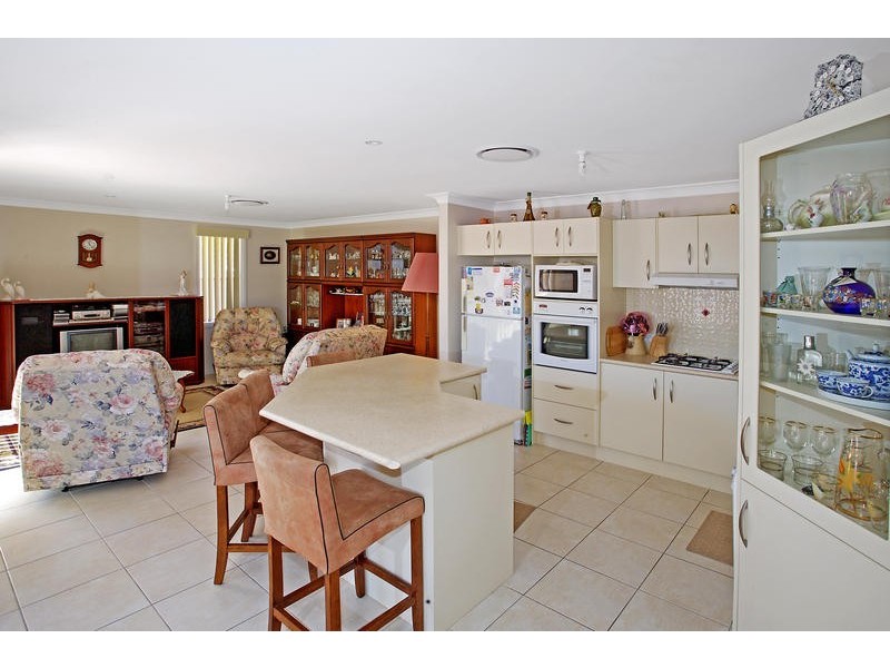 51 Barton St, Oak Flats NSW 2529