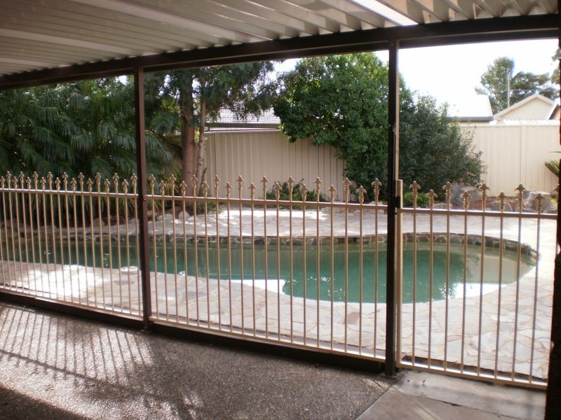 3 Camelot Place, Oak Flats NSW 2529