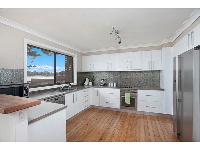 63 Horsley Road, Oak Flats NSW 2529