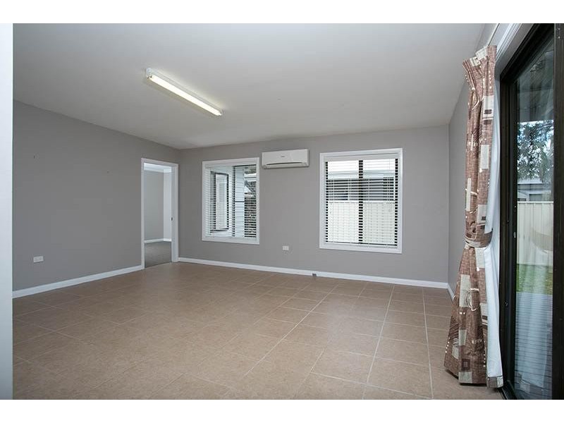 91 Central Avenue, Oak Flats NSW 2529