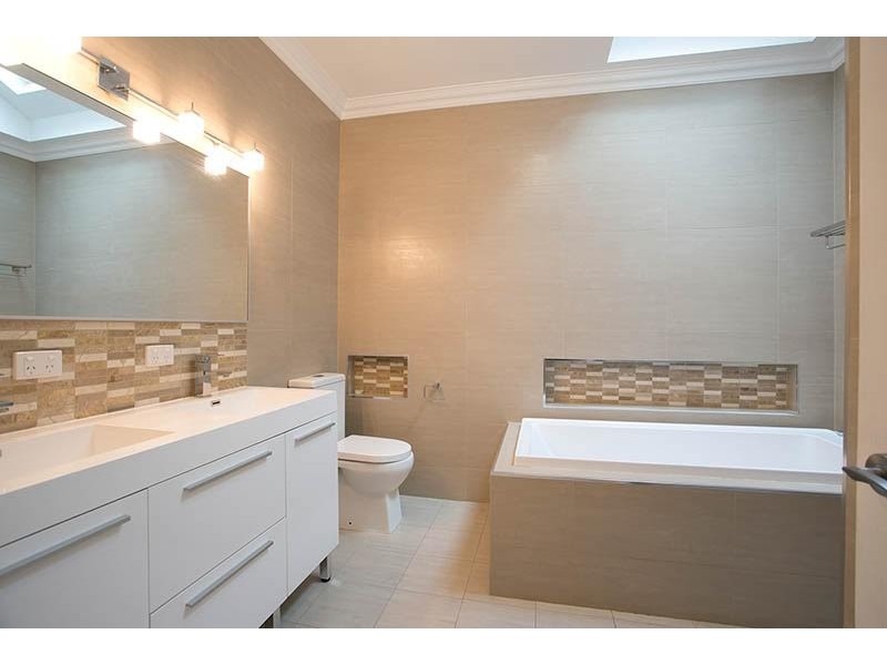 91 Central Avenue, Oak Flats NSW 2529