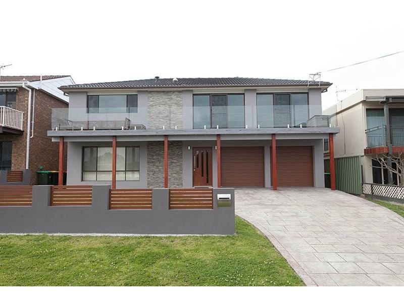 62 The Esplanade, Oak Flats NSW 2529