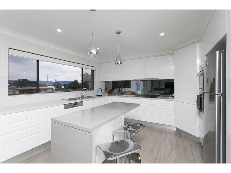 62 The Esplanade, Oak Flats NSW 2529