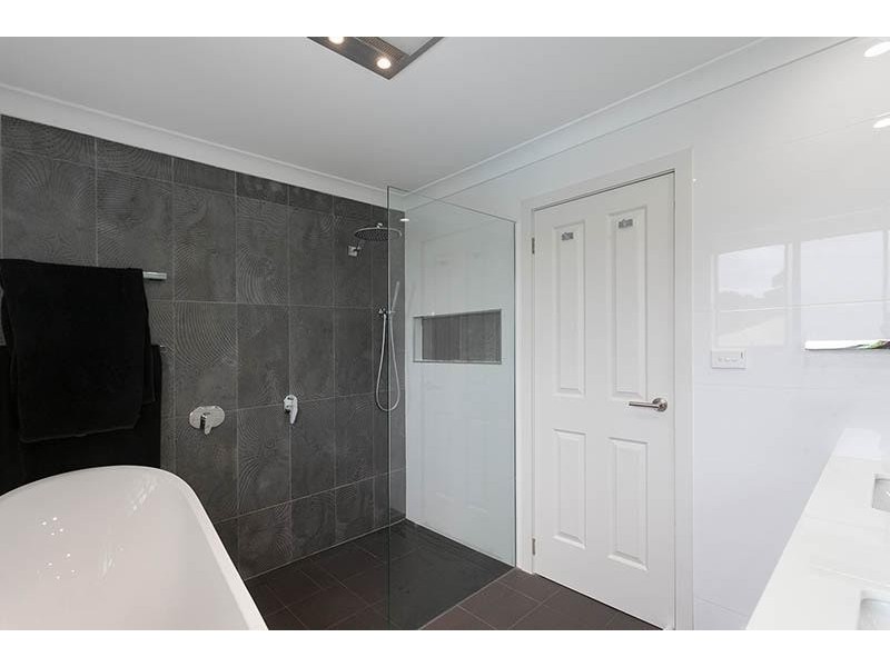 62 The Esplanade, Oak Flats NSW 2529