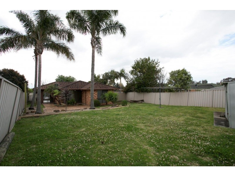 24 Barcoo Circuit, Albion Park NSW 2527
