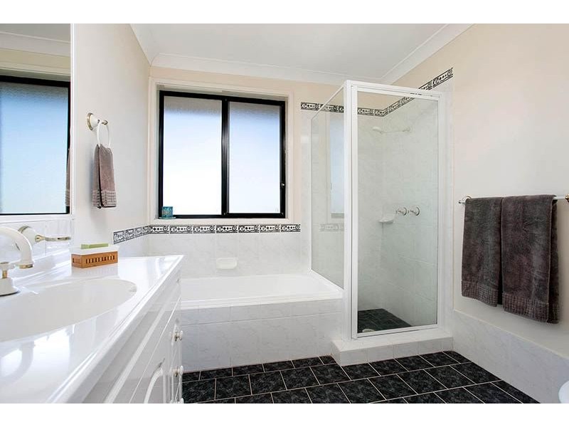 6 Jansz Way, Shell Cove NSW 2529