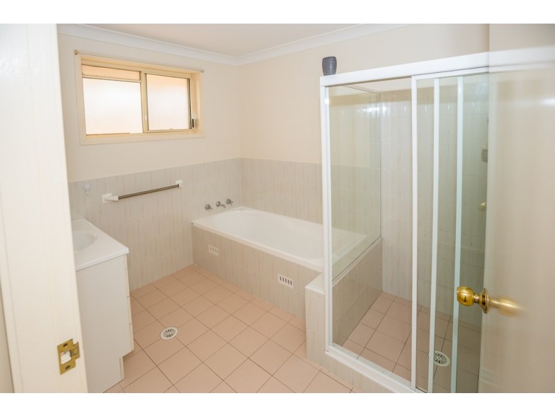 2/143 Pioneer Drive, Flinders NSW 2529