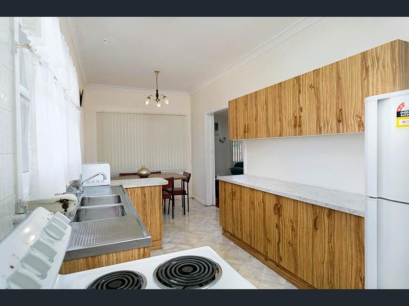 36 Beverley Avenue, Warilla NSW 2528