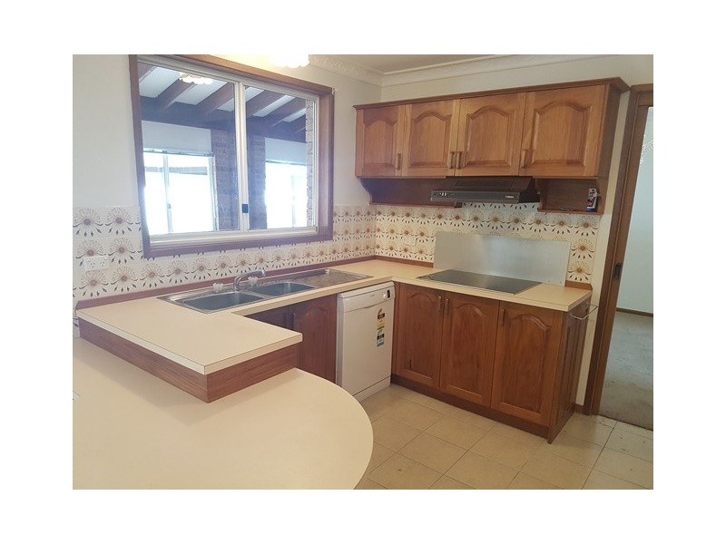 29 Park Cres, Oak Flats NSW 2529