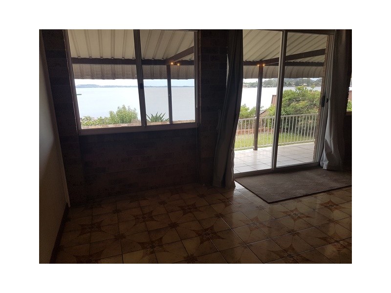 29 Park Cres, Oak Flats NSW 2529