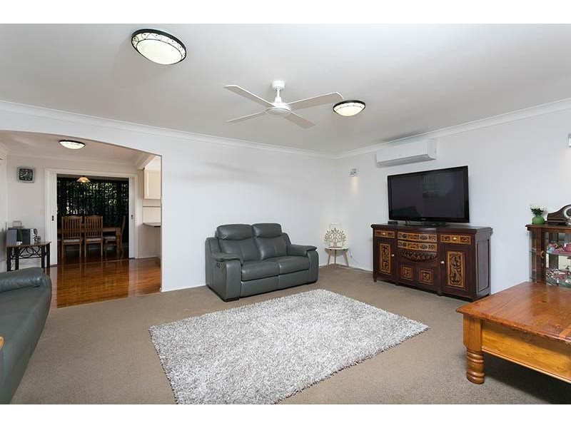 14 Newton Crescent, Oak Flats NSW 2529