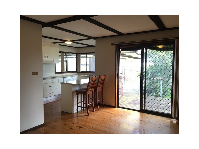 6 Crest Road, Albion Park NSW 2527