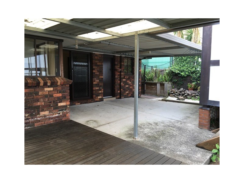 6 Crest Road, Albion Park NSW 2527
