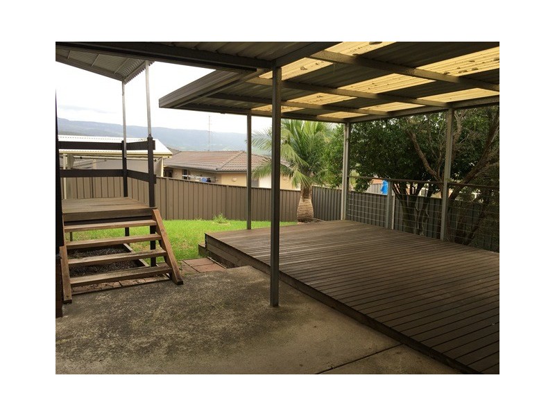 6 Crest Road, Albion Park NSW 2527