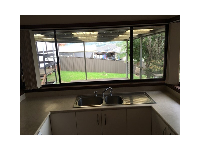 6 Crest Road, Albion Park NSW 2527