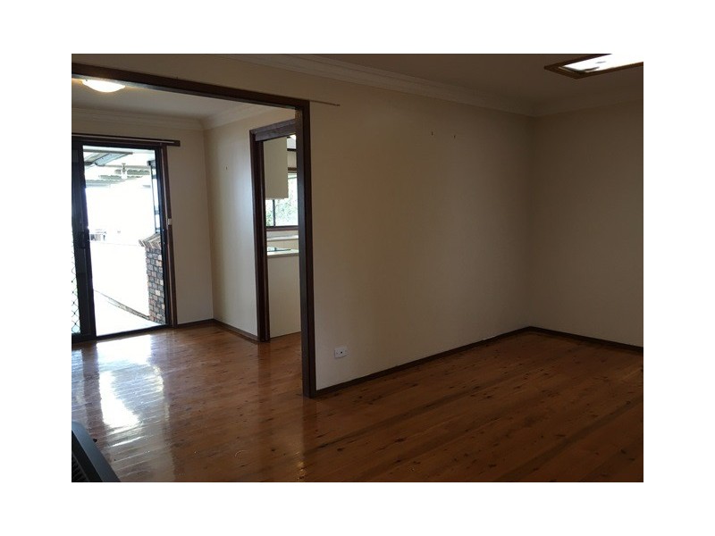 6 Crest Road, Albion Park NSW 2527