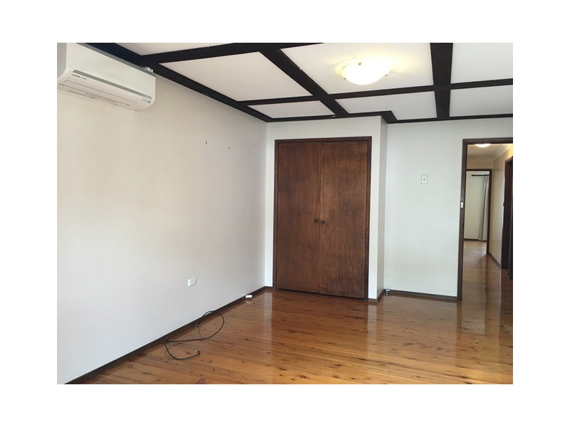 6 Crest Road, Albion Park NSW 2527