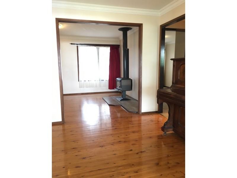 6 Crest Road, Albion Park NSW 2527