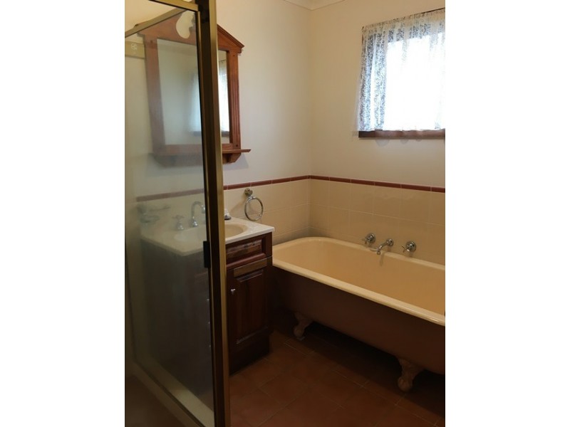 6 Crest Road, Albion Park NSW 2527