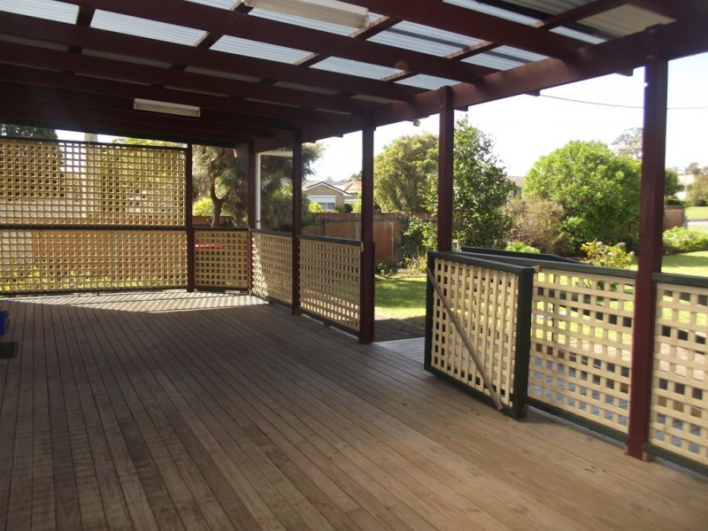 67 Deakin Street, Oak Flats NSW 2529