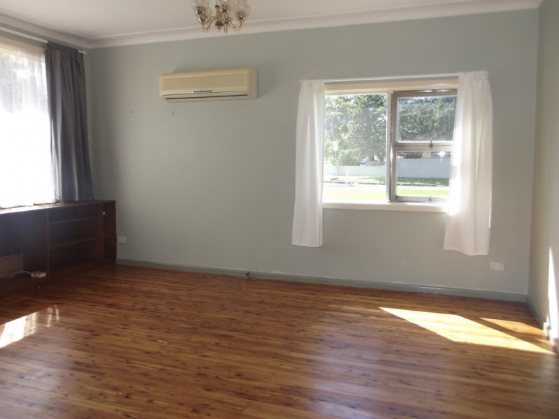 67 Deakin Street, Oak Flats NSW 2529