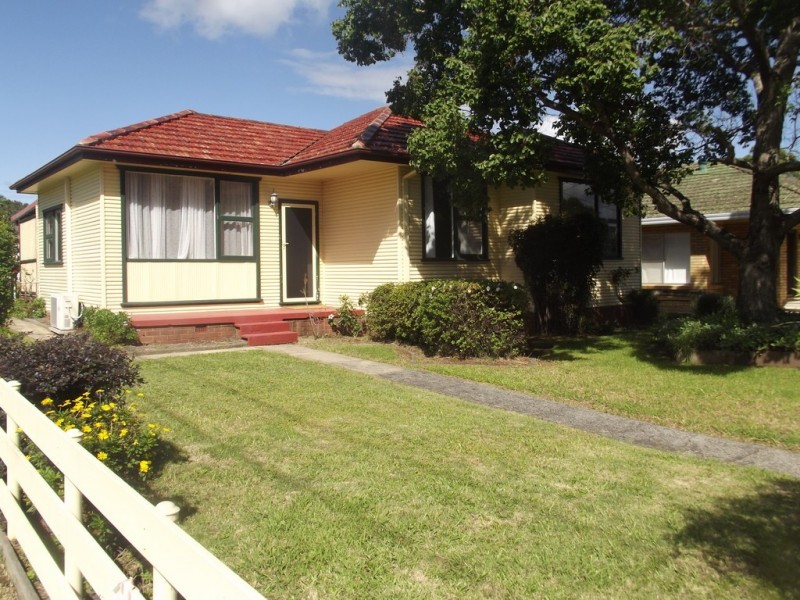 67 Deakin Street, Oak Flats NSW 2529