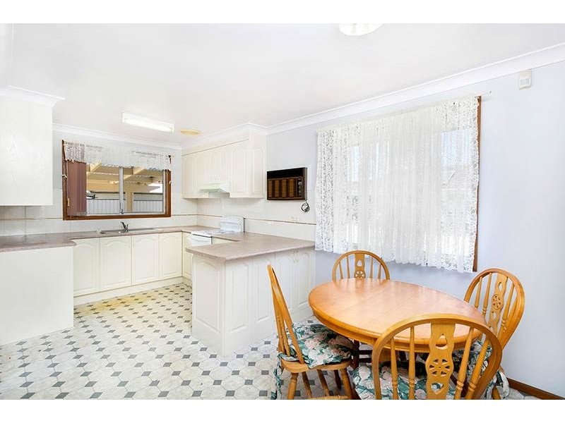 14 Moore Street, Oak Flats NSW 2529