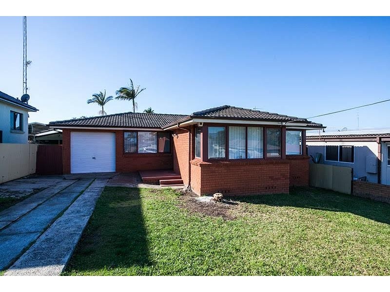 30 Marchant Crescent, Mount Warrigal NSW 2528