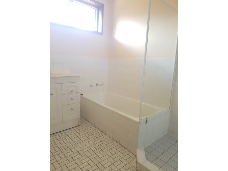 1/6 Werrang Road, Primbee NSW 2502