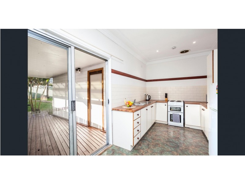2 Strata Avenue, Barrack Heights NSW 2528